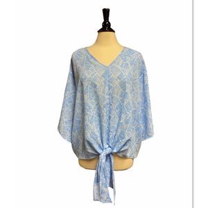 Mud Pie Blue & White Tie Front Short Sleeve Top Size M/L like new.